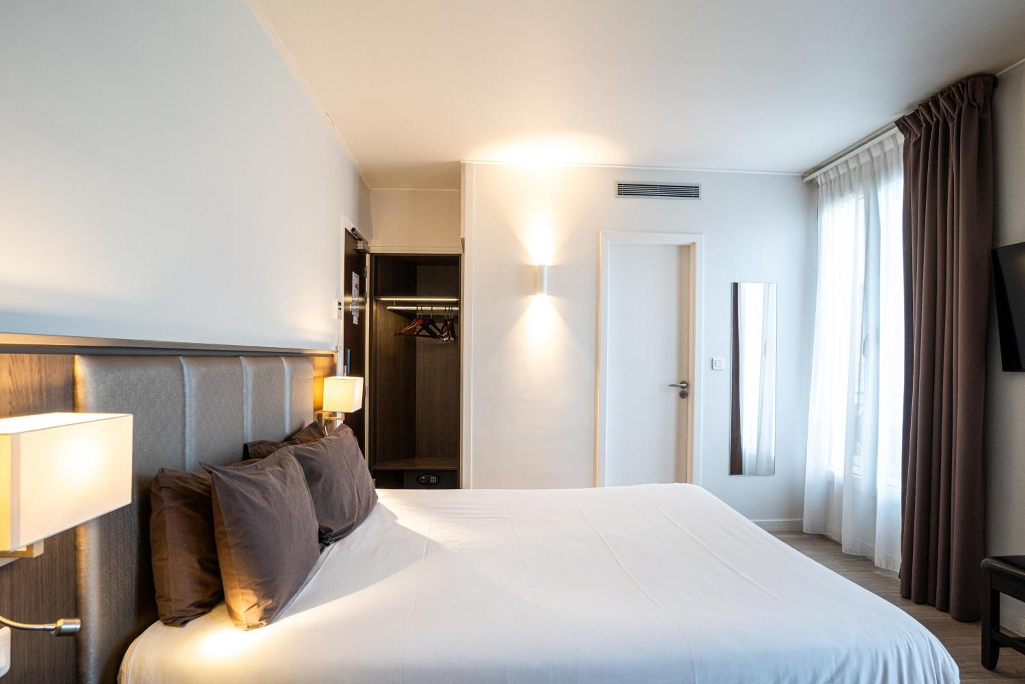 Hotel De Flore - Montmartre 3*